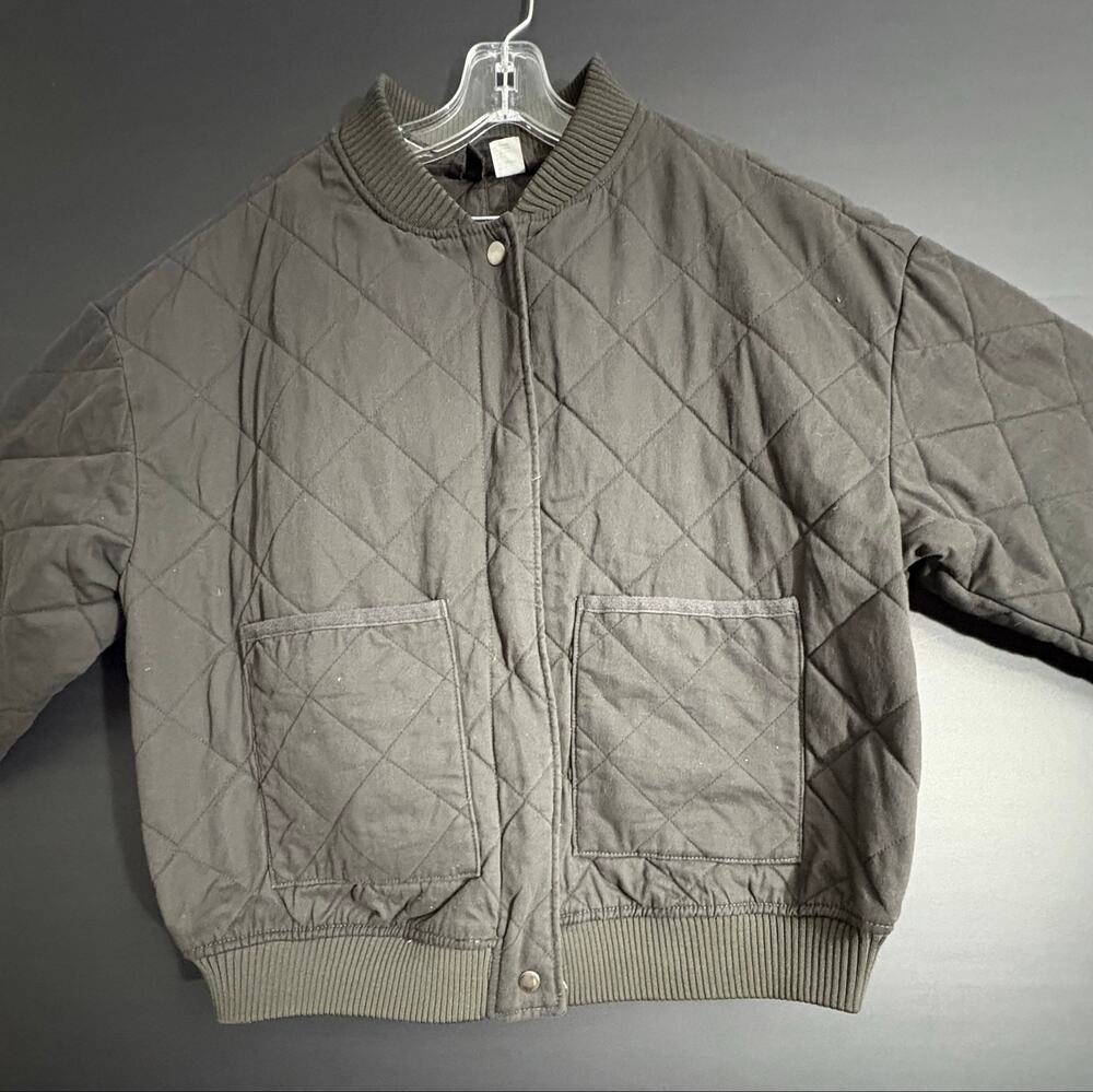 H&M Divided Womens L Black Quilted Bomber Jacket Cotton Snap Front Pockets